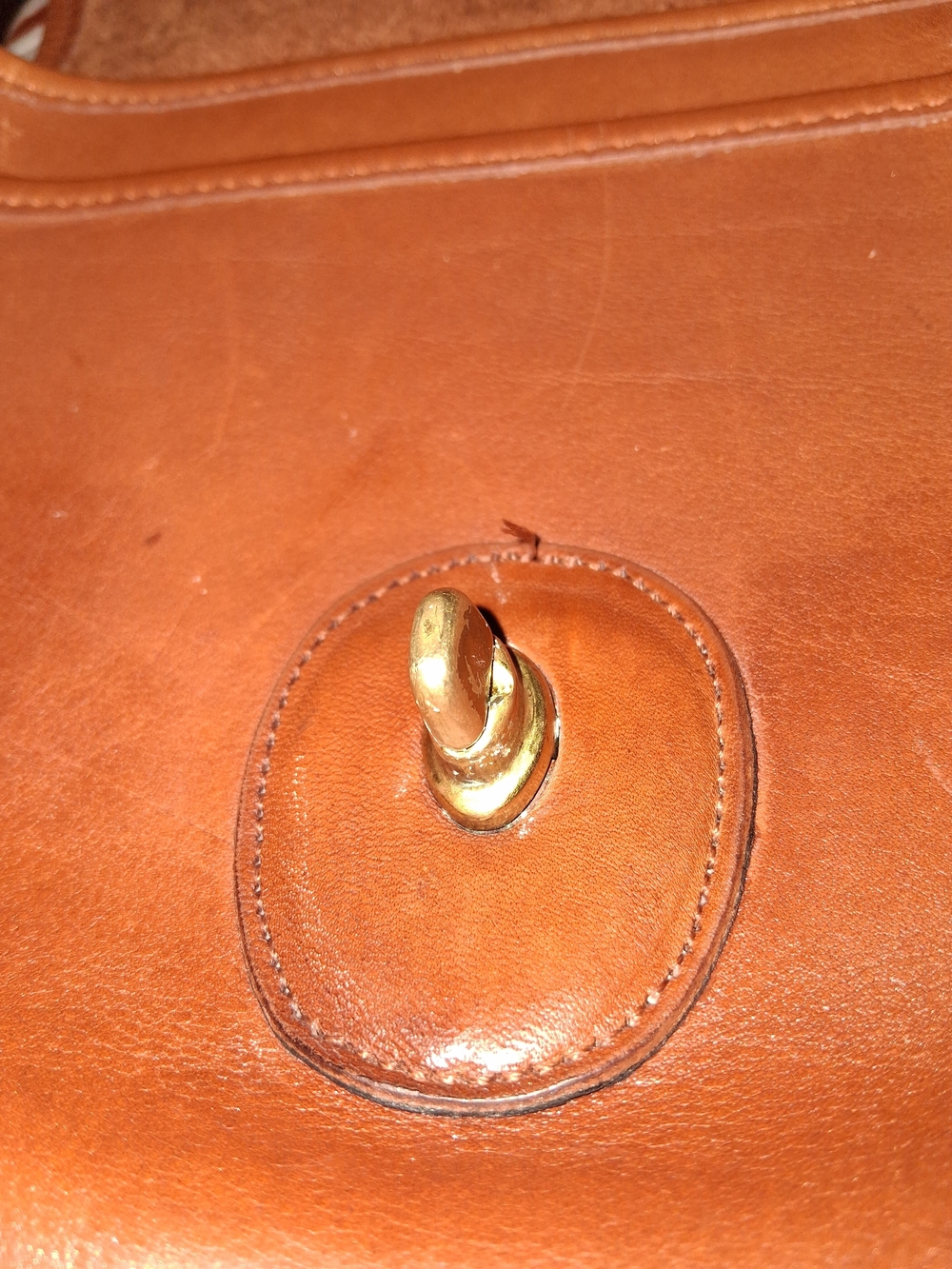 Coach Blast From The Past So Cute Brown Leather Turn-Lock Crossbody Bag ( USA) - Picture 12 of 13